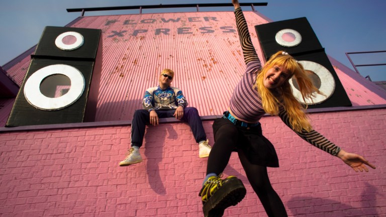 Snooper Drop Bold New Album Worldwide, Hit the Road With The Hives