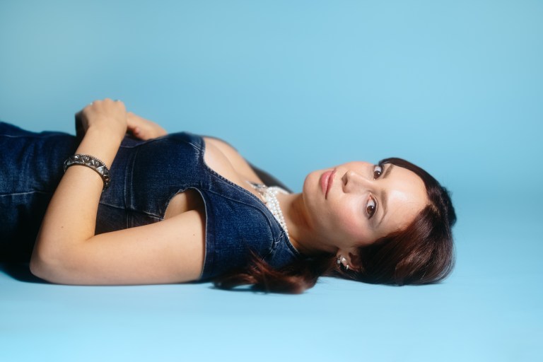 LØLØ Announces New Album god forbid a girl spits out her feelings, Shares Explosive Single “007”