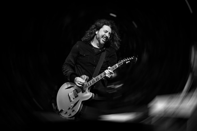 Foo Fighters Celebrate Dave Grohl’s Birthday With 17,000 Friends In L.A.