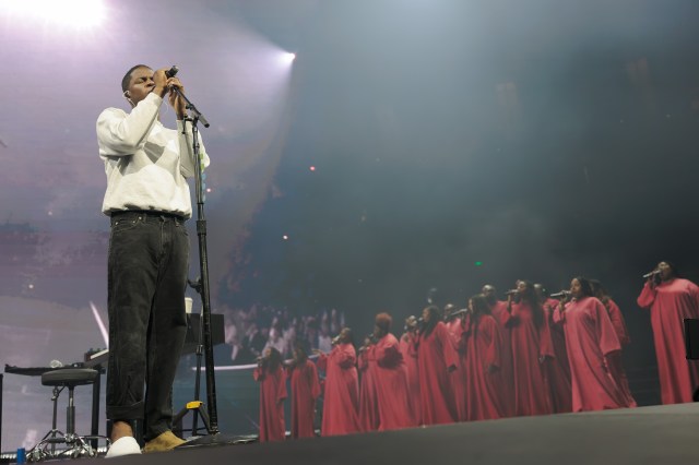 Daniel Caesar @ the Honda Center
